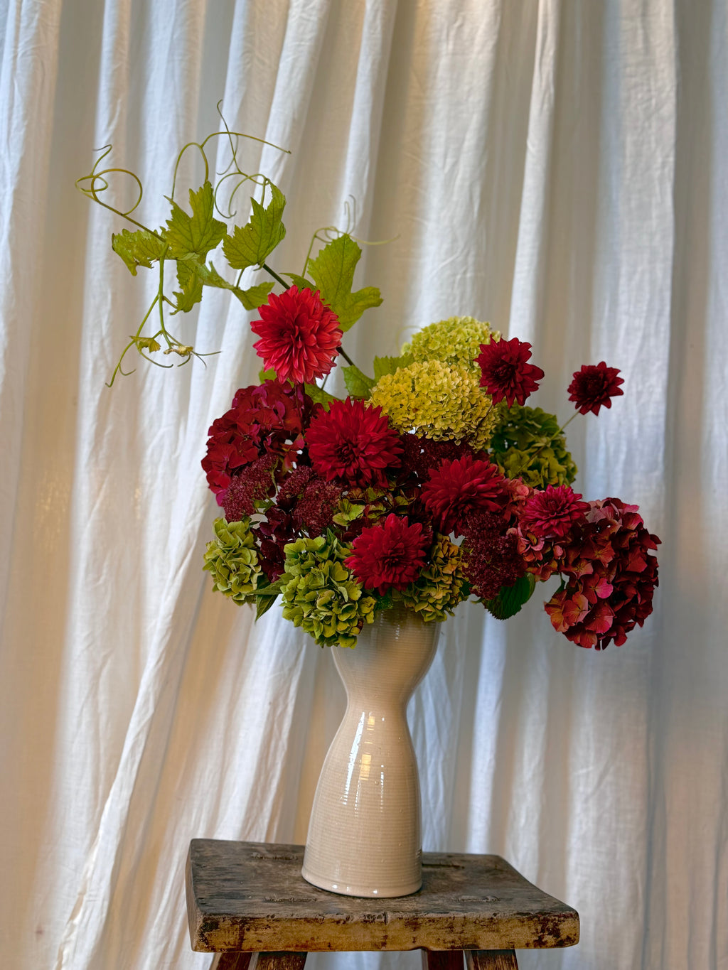 Deluxe Pinot Arrangement