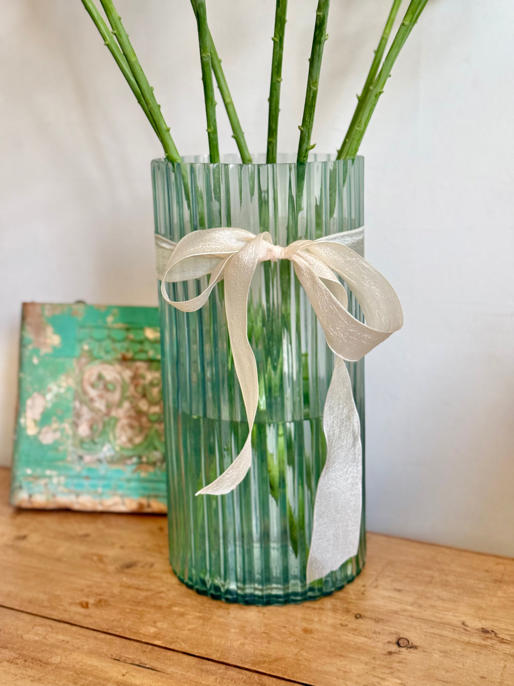 Premium Lily Vase