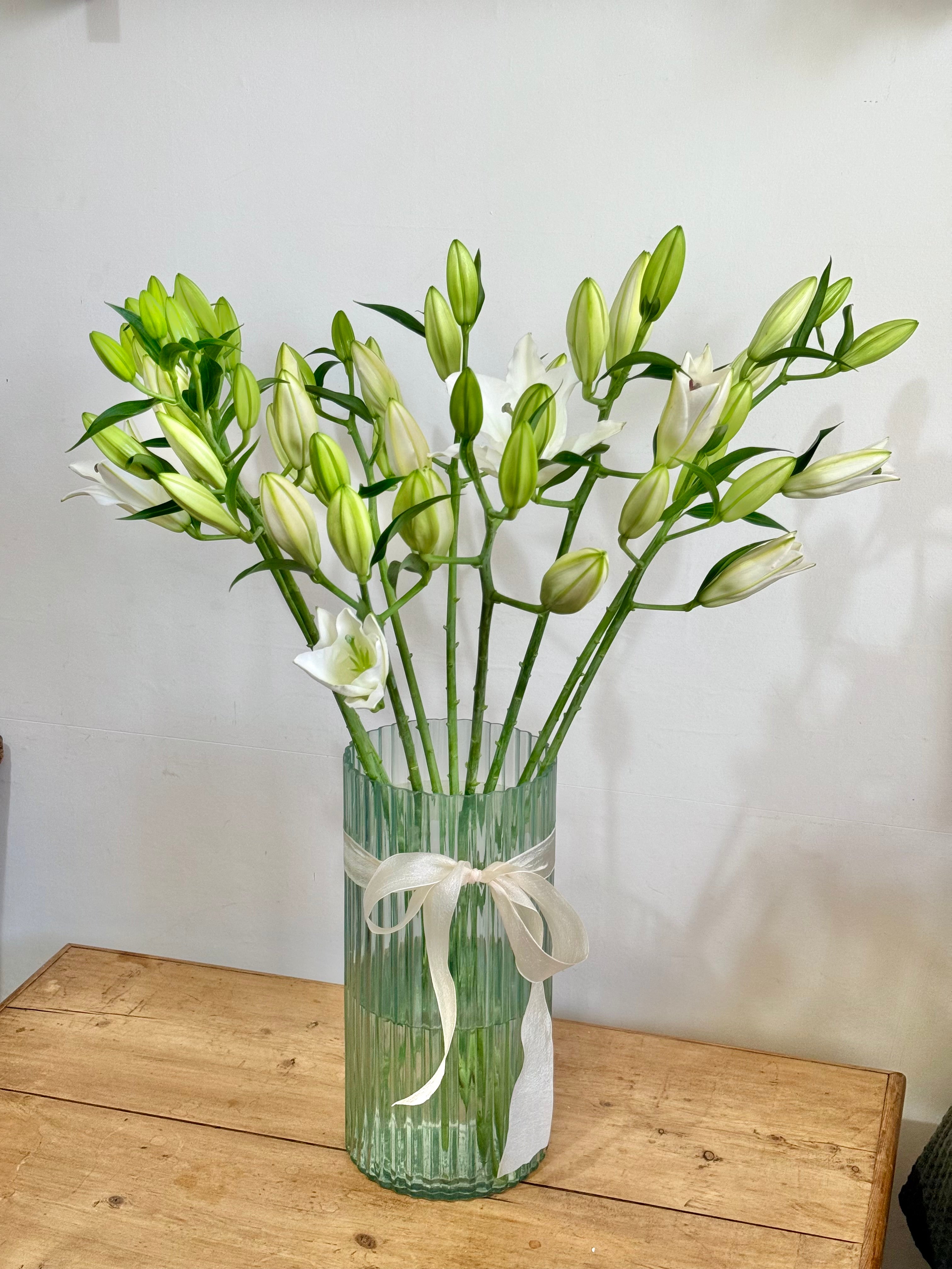 Premium Lily Vase