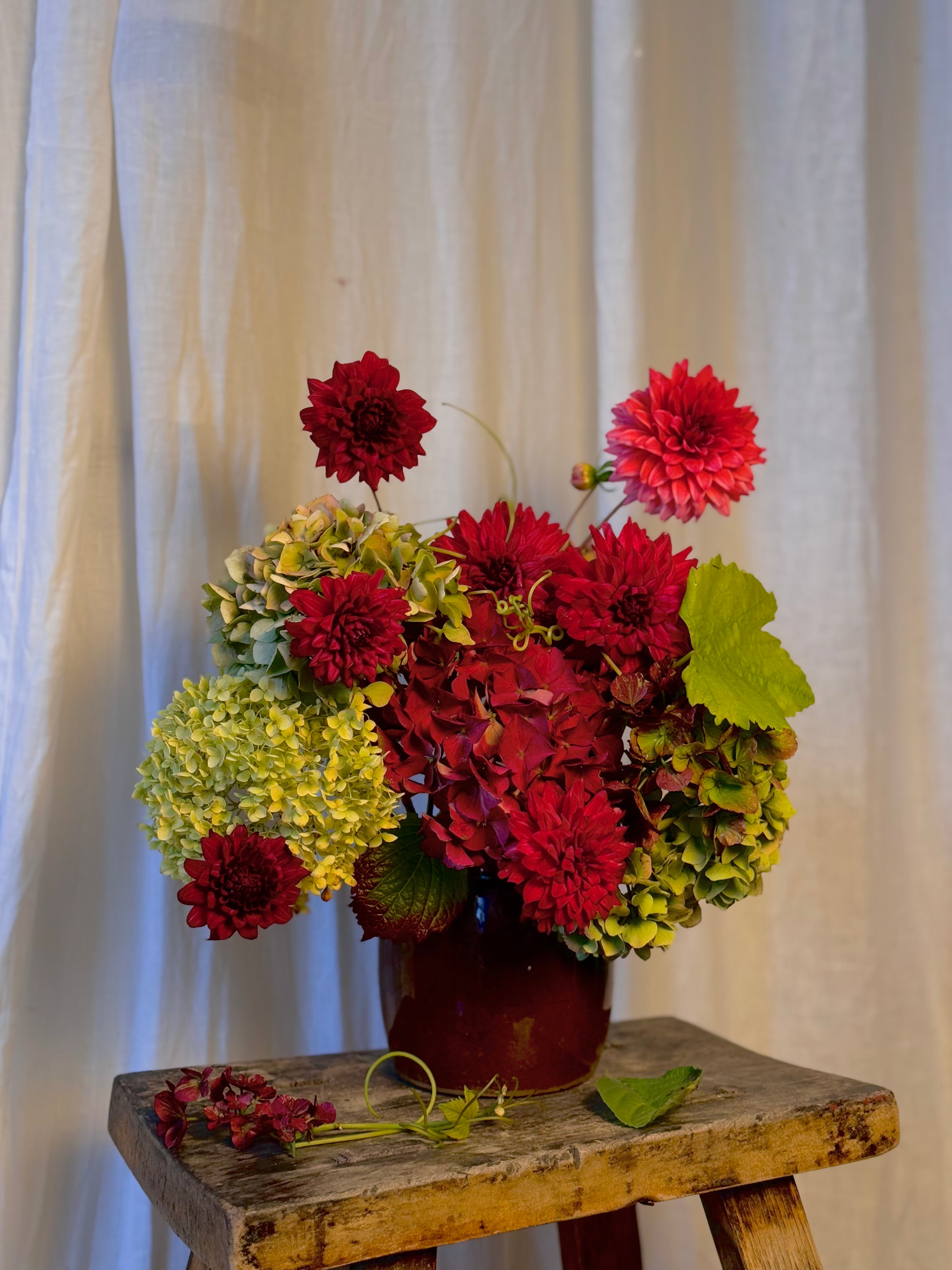 Deluxe Pinot Arrangement