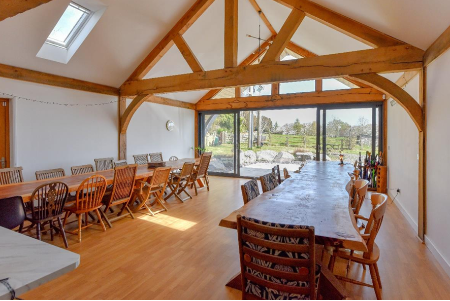 'Wreath/Garland Workshop & Wine Tasting'